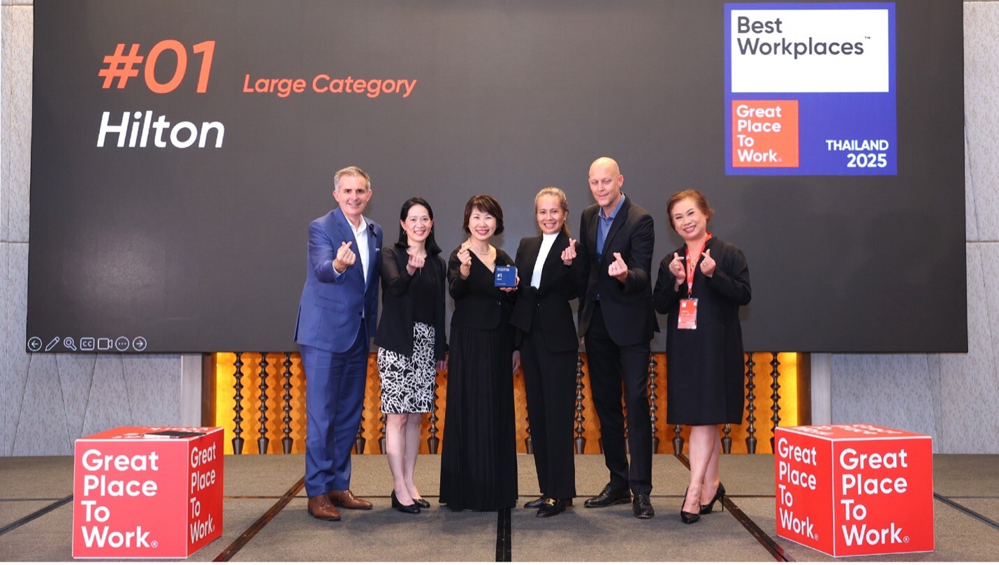 A group of people posing for a photo

AI-generated content may be incorrect.