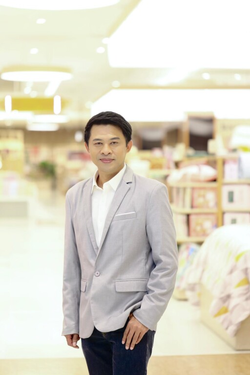 คุณนพดล ผู้บริหาร ห้างโรบินสัน