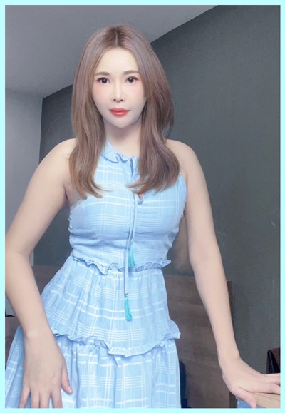 iVnQCX.jpeg" border="0