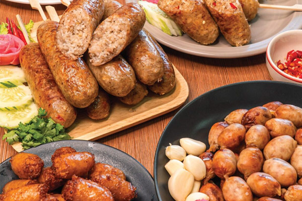 “ไส้กรอกแม่ไก่"